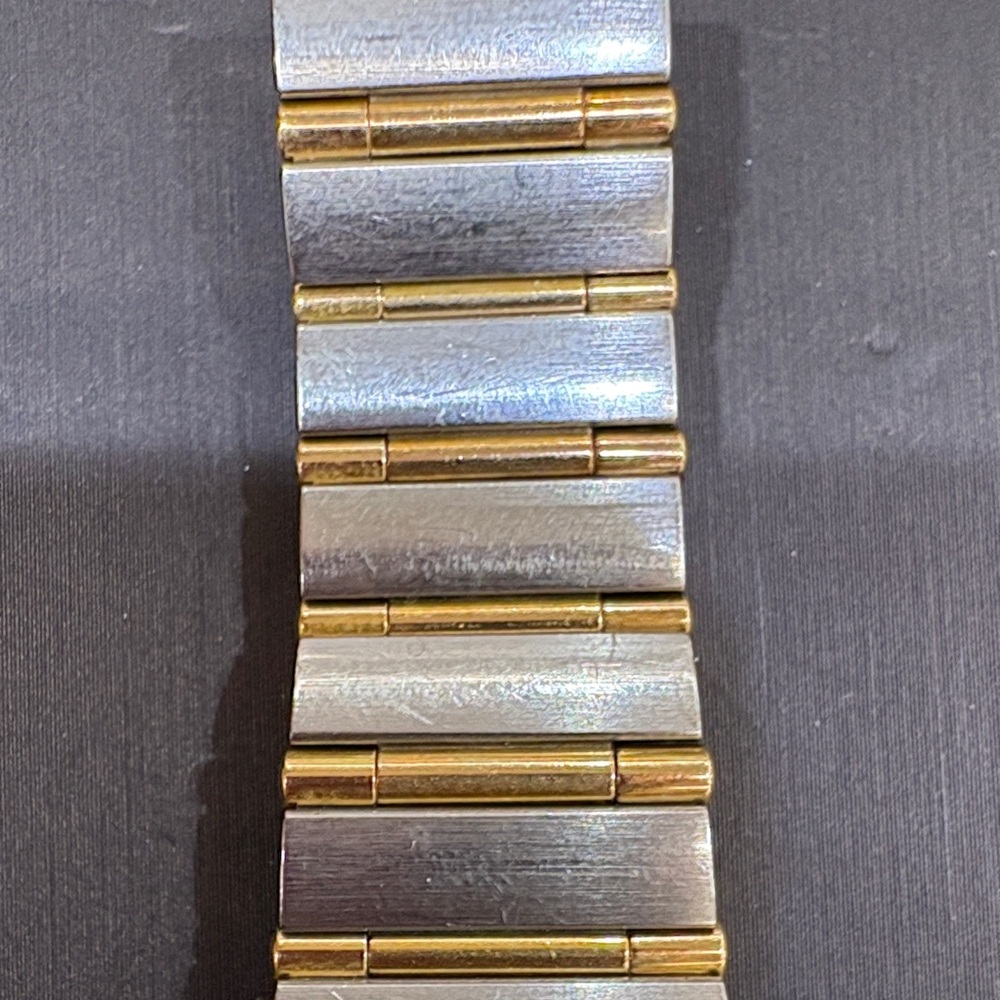 Omega Women's Constellation Watch - Gold and Silver with Diamond Accents . - Picture 10 of 16